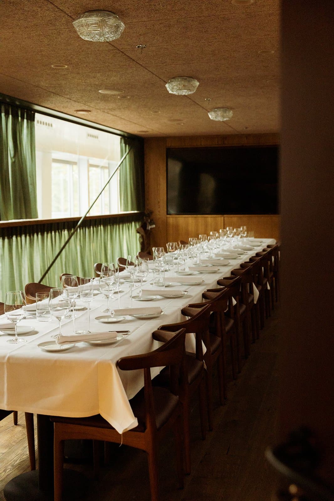 Business meeting dinner table setup